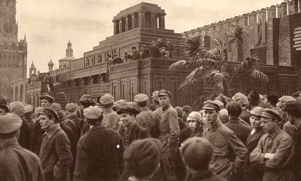 Loat anh hiem ve dien mao la lam cua Moscow nam 1927