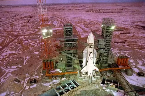 Nhưng trên thực tế chuyến bay ra mắt của tàu Buran lại chính là chuyến bay cuối cùng của nó. Ảnh: Englishrussia.com