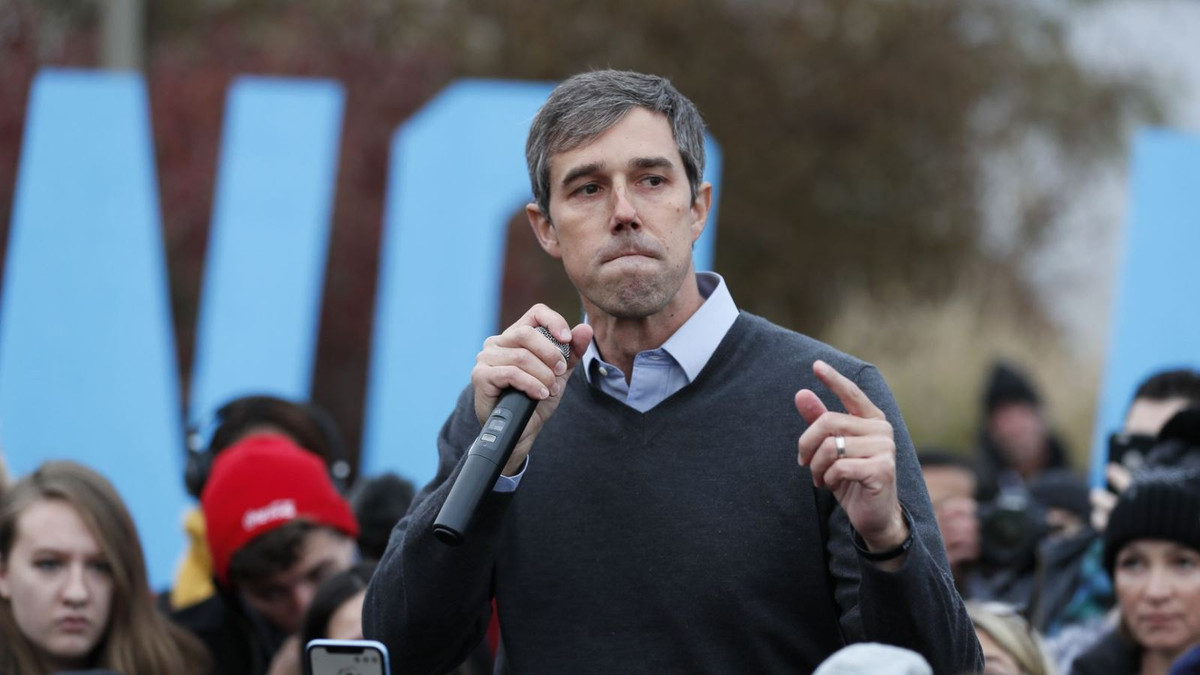 Bau cu My 2020: Ung vien cua dang Dan chu bat ngo rut lui