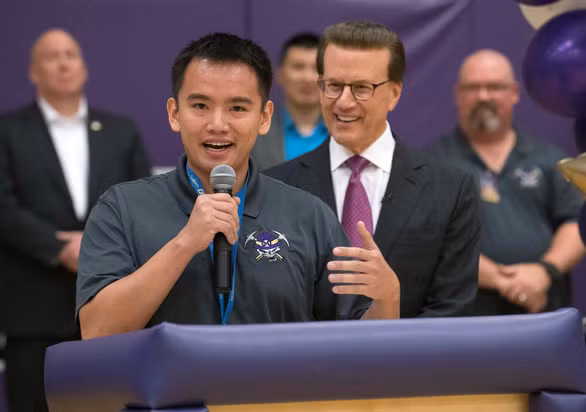 Nguong mo thay giao goc Viet Ben Hoang Nguyen 27 tuoi da co 