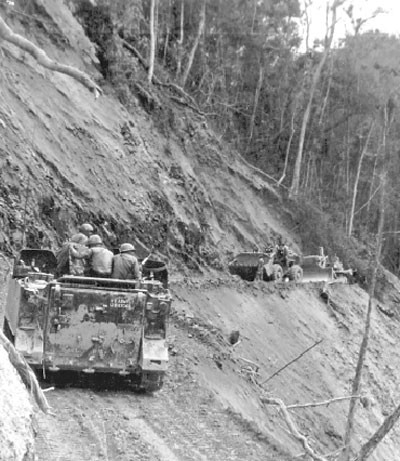 Ban đầu, Mỹ tỏ ra khá lạc quan với việc hệ thống máy tính điện tử và các thiết bị do thám được họ thả xuống Trường Sơn đã gần như xác định đường hơn 6000 km tuyến đường này. Nguồn ảnh: TL.