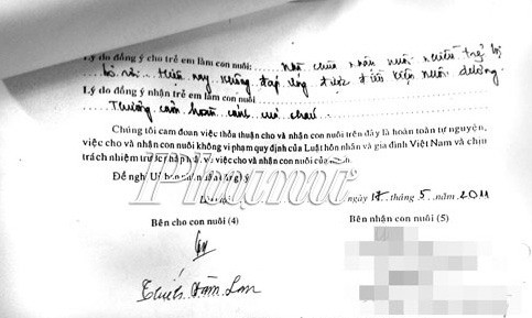 Bên cạnh việc nói dối về bé Cù Nguyên Công, sư Thích Đàm Lan còn nói "từ trước tới nay, nhà chùa chưa từng cho người ngoài nhận xin con nuôi". Điều này là không đúng sự thật, vì đích thân ni sư Thích Đàm Lan từng ký vào một biên bản cho con nuôi vào ngày 17/5/2011, đó là trường hợp bé Cù Việt Anh làm con nuôi một gia đình giàu có, trú tại Hà Nội.