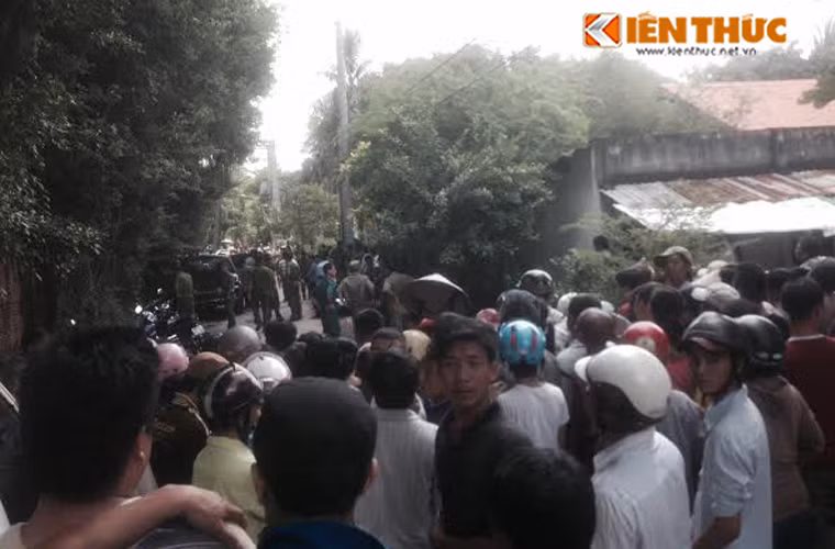 Vụ đôi nam nữ nghi tự sát bằng súng trong xe Toyota đang làm chấn động dư luận ở Bình Dương.