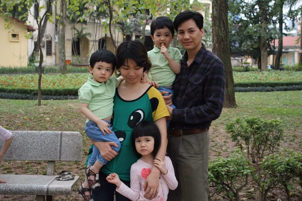 Cái tên Cù Nguyên Công là do vợ chồng anh đặt cho bé. Mỗi tuần, vợ chồng anh đón cháu về nhà 3-4 ngày để chăm sóc, đưa cháu đi bệnh viện khi ốm đau. Cũng chính anh Long là người đã gửi đơn lên cơ quan công an về sự mất tích đáng nghi ngờ của bé Công, và từ đây công an chính thức có cơ sở để điều tra việc mua bán trẻ em tại chùa Bồ Đề mà trước đó dư luận vẫn xôn xao.