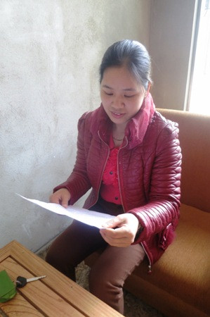 Cô Vũ Thị Huệ, người viết đơn tố cáo Hiệu trưởng Trường THCS dân tộc nội trú Ngọc Lặc ăn chặn nhiều khoản tiền của học sinh và giáo viên.