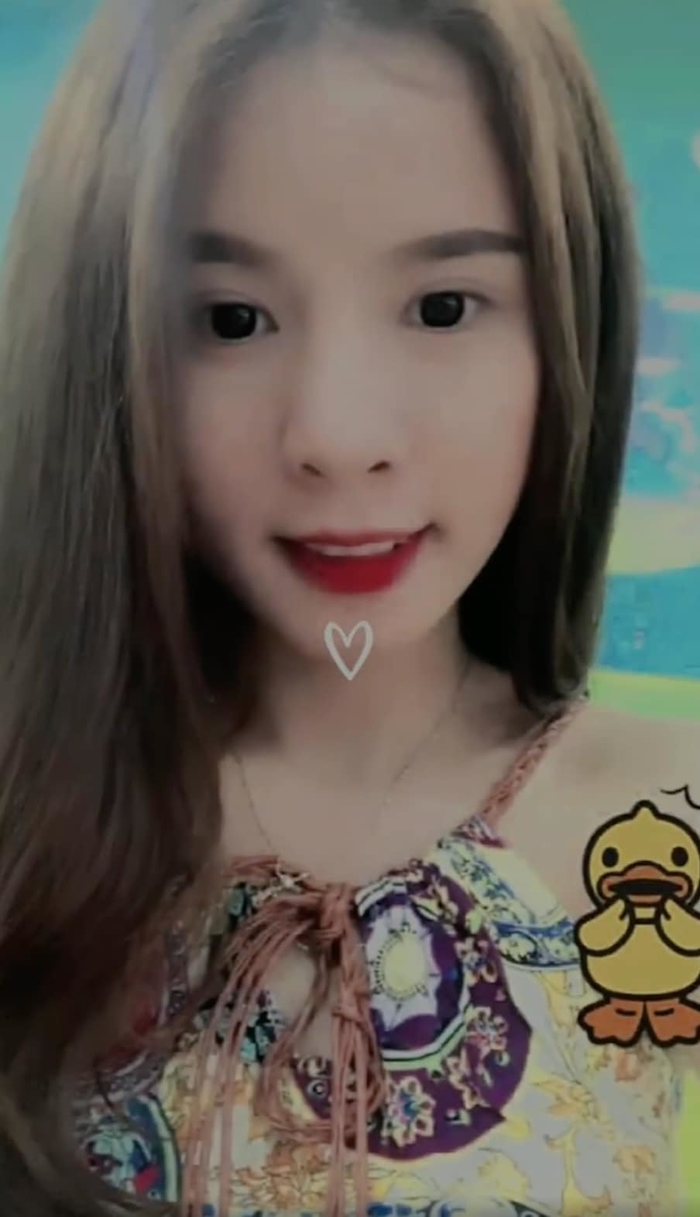 Ảnh thời chưa phẫu thuật thẩm mỹ của Bà Nhân Vlog - Hình 9 Anh thoi chua phau thuat tham my cua Ba Nhan Vlog-Hinh-9