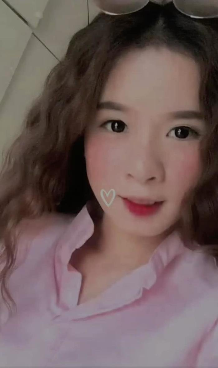 Ảnh thời chưa phẫu thuật thẩm mỹ của Bà Nhân Vlog - Hình 11 Anh thoi chua phau thuat tham my cua Ba Nhan Vlog-Hinh-11