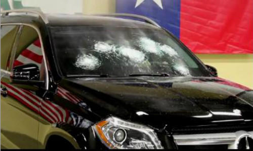 Ảnh cắt từ clip. Ảnh cắt từ clip.