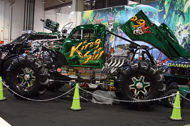 Theo ban tổ chức, SEMA 2014 thu hút sự tham gia của gần 2.000 công ty lớn nhỏ trong ngành công nghiệp xe hơi và độ xe trên toàn thế giới.