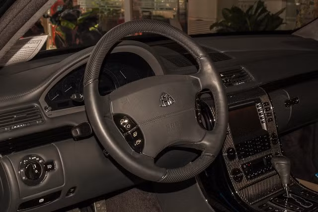 “Trái tim” trên Maybach 62S vẫn là loại động cơ V12 cho công suất 612 mã lực mạnh hơn 62 mã lực so với phiên bản tiêu chuẩn, mô-men xoắn cực đại 1.000Nm.