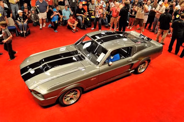 Mustang Shelby GT500 1967 – 1,1 triệu USD: Xe từng được sử dụng trong bom tấn “Gone in 60 Seconds”. Siêu xe này đã được bán với giá 1,1 triệu USD tại phiên đấu giá Dana Mecum 26th Original Spring Classic Auction vào tháng 5 năm trước.