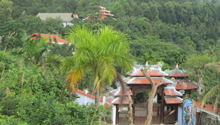 Biệt phủ nguy nga này là của ai - ông Phan Như Thạch hay ông Ngô Văn Quang?