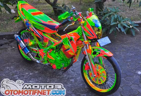 Một chiếc Raider được độ theo phong cách dạ quang.