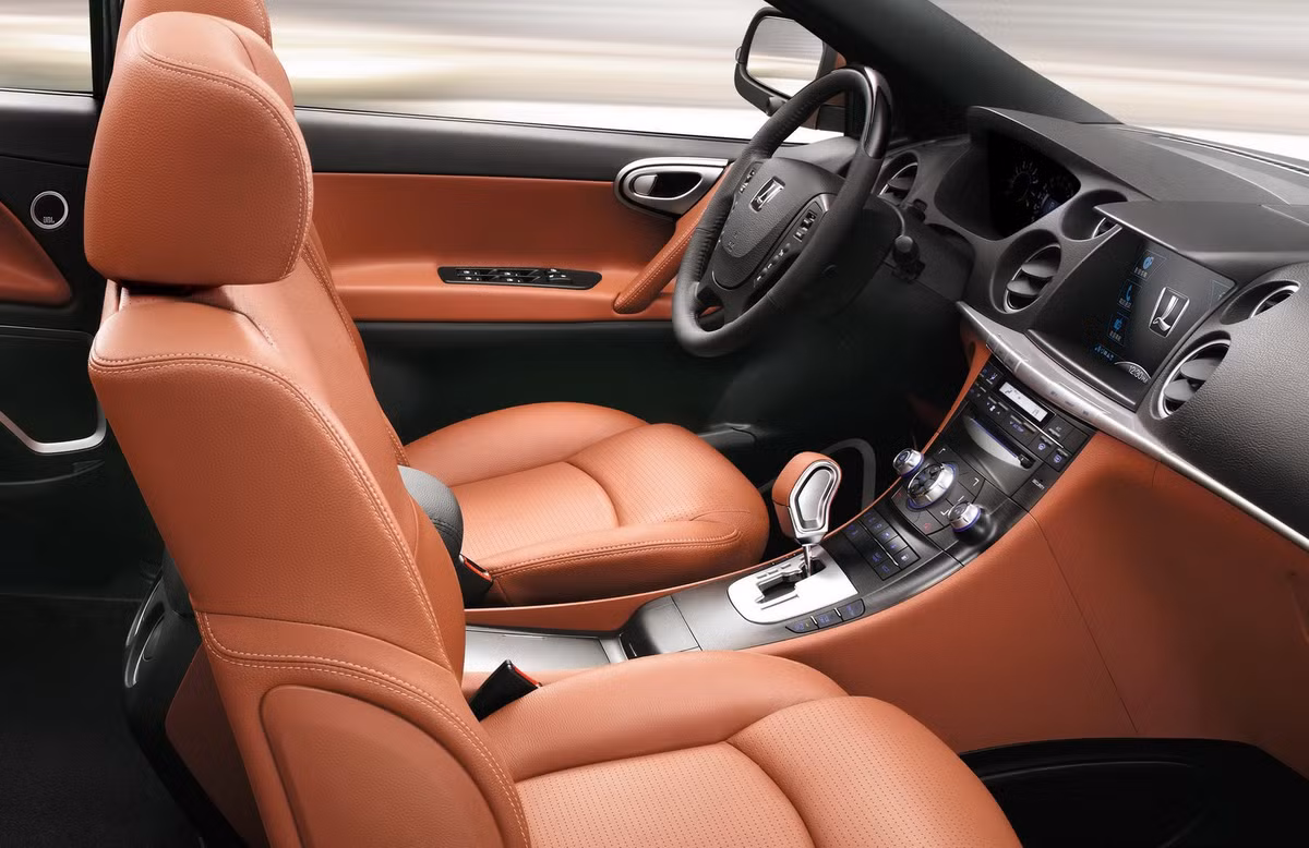 Động cơ xăng tăng áp I4 2.2L cho xe công suất 175 mã lực, đi kèm hộp số tự động 5 cấp và hệ dẫn động 4 bánh. Mức tiêu hao nhiên liệu theo công bố của nhà sản xuất: 12L/100Km.