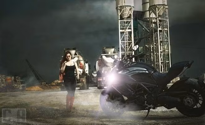 Nữ biker Ngọc Yến sinh năm 1990, hiện sống tại TP HCM. Cô từng cầm lái nhiều mẫu xe như Yamaha YZF-R1, KTM 200, Honda CB1000, Ducati 795 hay Ducati Diavel.