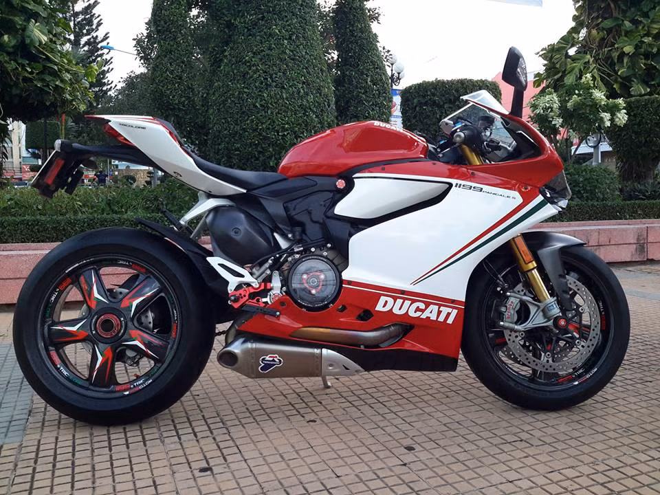 Ducati 1199 Panigale sau khi được gắn mâm RotoBox.
