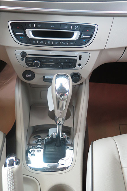 Đi kèm với hộp số vô cấp CVT và hệ dẫn động cầu trước.