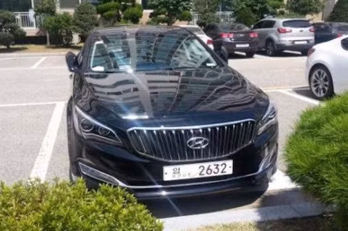 Mẫu sedan cao cấp của Hyundai có tên Aslan vừa bị bắt gặp tại Hàn Quốc, chuẩn bị cho việc chính thức ra mắt tại triển lãm Busan tại đây vào cuối tháng 10 này.