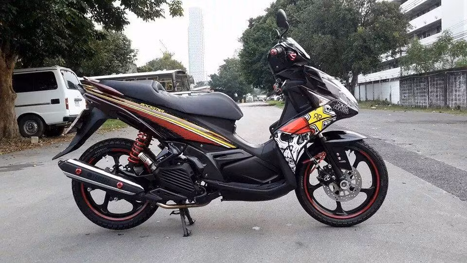 Chiếc xế độ sử dụng yên 2 tầng cá tính. Nguồn ảnh: Hội Nouvo Sx ThaiLand.