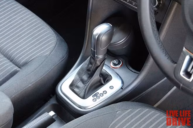 Đi kèm với đó là hộp số sàn 6 cấp hoặc số tự động 6 cấp.