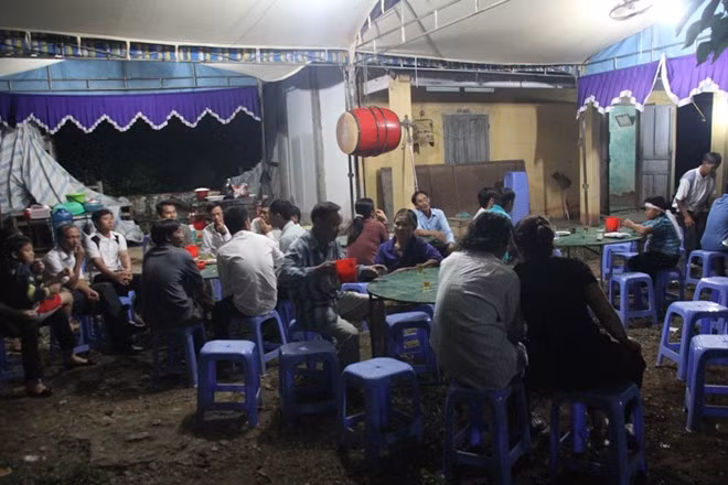 Người dân trong khu tập thể cho biết bà Lan sống rất chan hòa.