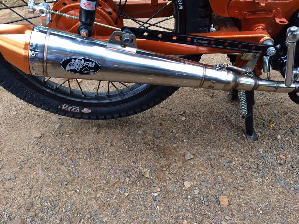 Phuộc Racingboy nhúng êm ái và cổ pô con sâu inox 304 rất đẹp.