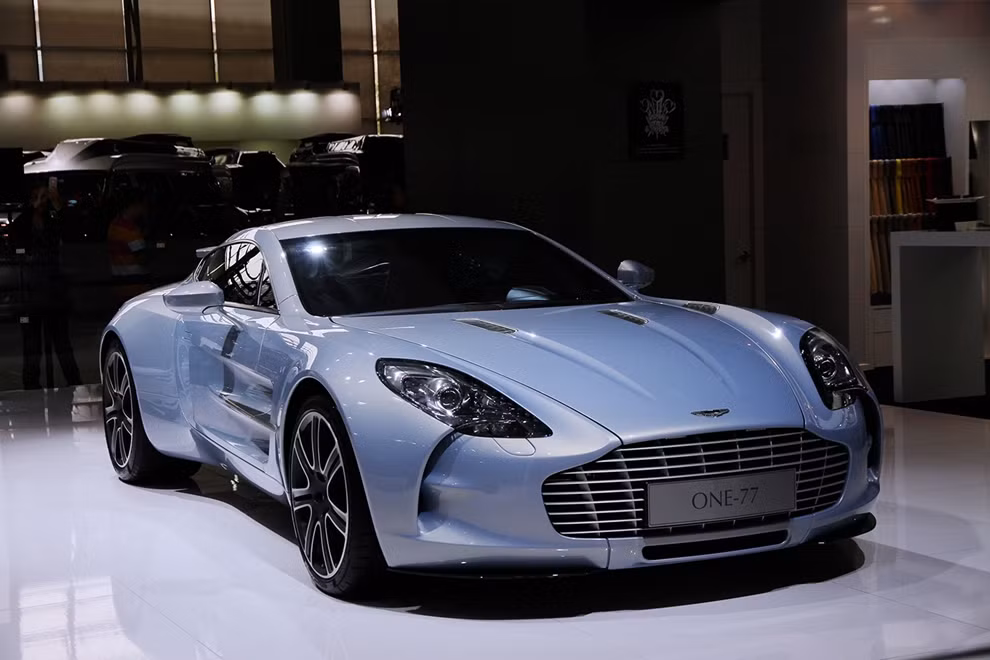 Aston Martin One-77 chỉ có 77 chiếc được bán ra thì 5 trong số đó đã được đưa về Trung Quốc. Giá sau thuế "chỉ" 6,5 triệu USD.