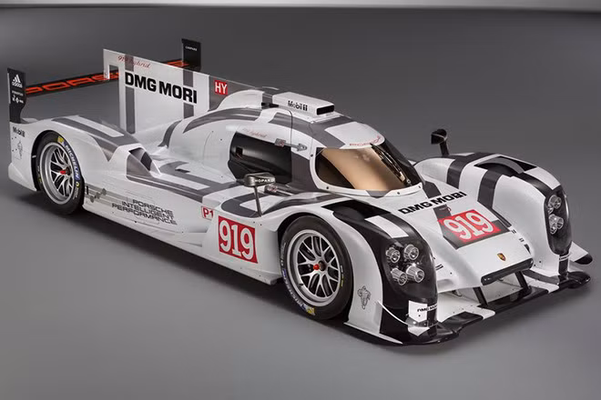 Tái xuất sau một năm vắng bóng, Porsche cho biết sẽ mang về Việt Nam mẫu xe đua nổi tiếng 919 hybrid. Đây sẽ là "ngôi sao" trong gian hàng của hãng xe Đức.