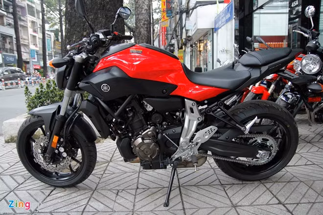 Hiện nay, các hãng xe đi theo hai hướng, một là nâng cấp những mẫu xe cũ để cho ra đời sản phẩm mới, hướng đi này thường ít rủi ro. Hướng còn lại là xây dựng một mẫu xe hoàn toàn mới, vượt ra ngoài khuôn khổ của hãng. Honda đã làm tốt điều này với NC700X và NM4.