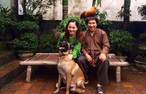 Hai vợ chồng Trí - Nở và "Thần Kê, Thánh Cẩu".