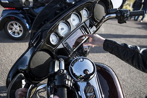 Mẫu xe cũng được trang bị màn hình cảm ứng 4,3 inch tích hợp hệ thống định vị GPS.