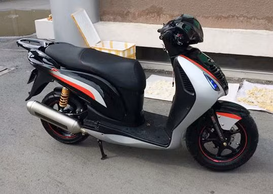 Dòng xe tay ga cao cấp Honda PS khá hiếm trên đường phố đang là nguồn cảm hứng của nhiều tín đồ mê xe độ.