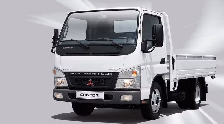 Mẫu xe tải đầu tiên do Mercedes-Benz Việt Nam lắp ráp và phân phối sẽ là Mitsubishi Fuso Canter. Đây là mẫu xe được chuyển giao từ liên doanh Vina Star Motors (VSM). Mẫu xe tải đầu tiên do Mercedes-Benz Việt Nam lắp ráp và phân phối sẽ là Mitsubishi Fuso Canter. Đây là mẫu xe được chuyển giao từ liên doanh Vina Star Motors (VSM).