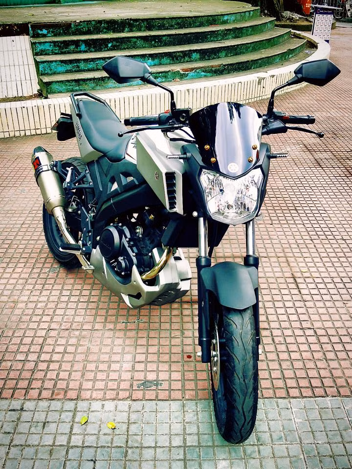 Dàn áo của xe được thiết kế lại hoàn toàn tương tự như MT125.