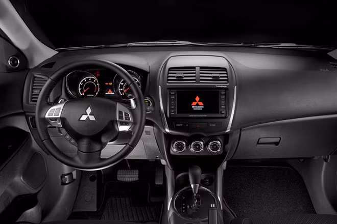 Các trang bị đáng chú ý trong nội thất có thể sẽ gồm vô lăng tích hợp điều khiển âm thanh, chuyển số, màn hình DVD, ghế da, điều hoà tự động...