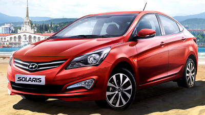 Động cơ nhỏ nhưng cho công suất lớn, thiết kế khí động học tốt, không gian nội thất thoải mái, được thiết kế đẹp và khoa học là những điểm nổi bật của Hyundai Accent 2015.