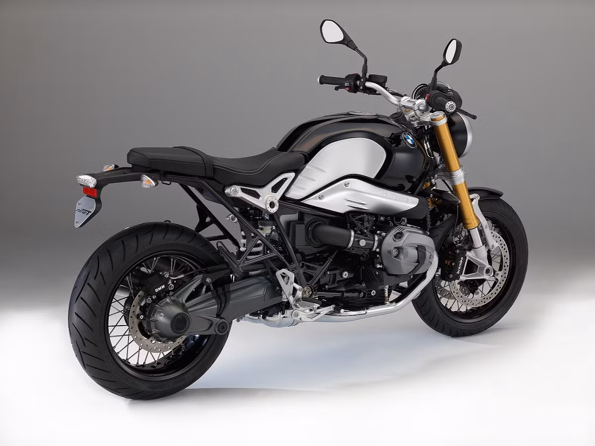 Theo những hình ảnh và thông tin được chia sẻ, đây là mẫu mô tô BMW R NineT 2014 hiện đang được bán với giá hàng trăm triệu đồng.