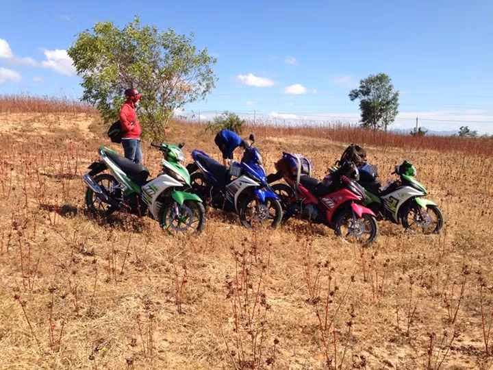 Dàn Yamaha Exciter 135cc nhiều màu sắc rong ruổi trên các cung đường phượt. Một điều chắc chắn rằng những chiếc xe này luôn thu hút sự chú ý của nhiều người ở những nơi mà chúng đi qua.