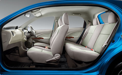 Tuy nhiên, Etios Liva phiên bản cải tiến vẫn sử dụng động cơ xăng 1.2L công suất 84 mã lực, mức tiêu hao nhiên liệu 5,6 lít/100km; hoặc động cơ diesel 1.4L công suất 68 mã lực, mức tiêu hao nhiên liệu 4,2 lít/100km.