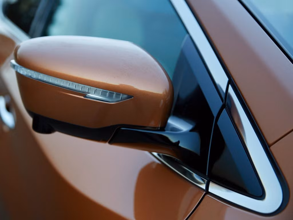 Nissan đã phát triển mẫu Crossover này dựa trên phương châm phục vụ tốt cho nhu cầu đi lại của cả gia đình và công việc. Murano 2015 có khả năng tối ưu khí động học hiệu quả nhờ áp dụng ba yếu tố chính trong thiết kế. Đó là ca-pô hình chữ V, trọng lượng xe nhẹ đáng kể và tối ưu dòng không khí trên mui.