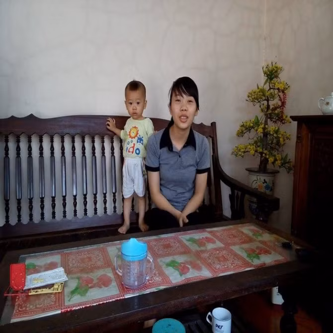 Vợ thuyền viên Phạm Đức Thành, chị Trần Thị Bích: “Thuyền trưởng tàu Sunrise 689 từng bị cướp biển bắt giữ 8 tháng”.