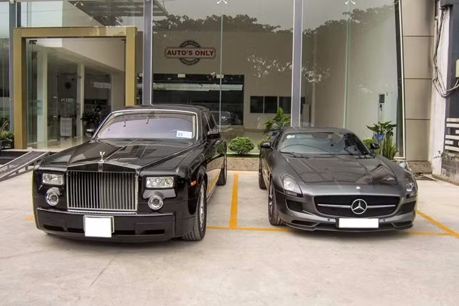 Công suất được truyền tới bánh sau thông qua hộp số ly hợp kép 7 tốc độ tự động. Xe tăng tốc từ 0-100 km/h trong 3,7 giây. Tốc độ tối đa 317 km/h.