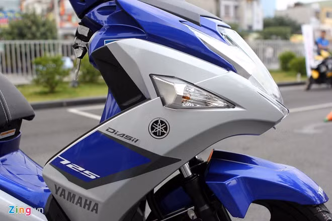 Thiết kế yếm của Nouvo thế hệ thứ 6 có những đường vát tạo cảm giác mạnh mẽ, thể thao và trẻ trung hơn.