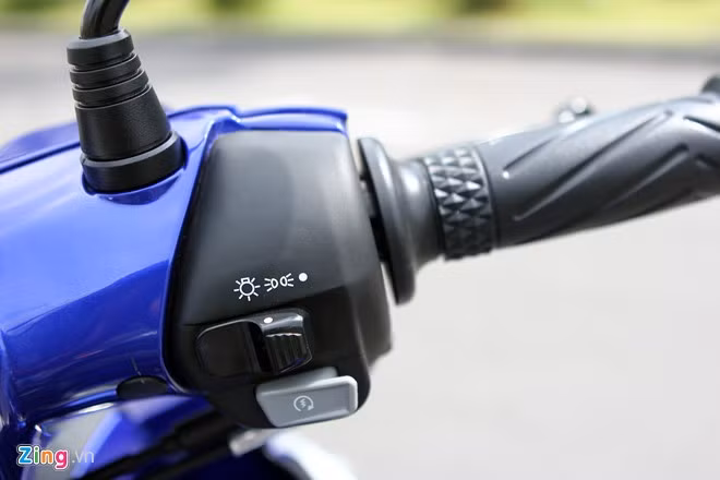 Thiết kế cụm nút chức năng bên phải.