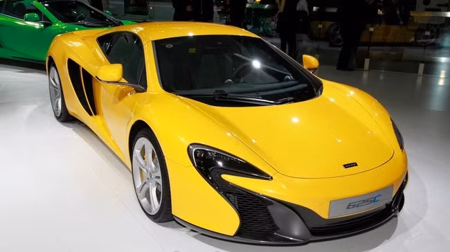 Sau khi công bố thông tin về việc giới thiệu siêu xe McLaren 625C Coupe dành riêng cho thị trường Trung Quốc cách đây không lâu, thương hiệu xe thể thao của Anh đã chính thức ra mắt 625C Coupe tại triển lãm Quảng Châu ở Trung Quốc.