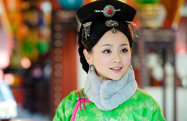 Đến năm Gia Khánh thứ 4, vào đúng Mùng 3 Tết, Hòa Hiếu mới 24 tuổi thì Hoàng đế Càn Long qua đời. Không lâu sau, gia đình nhà chồng nàng cũng gặp nhiều biến động. Hòa Hiếu vốn hiền lành và đã nhiều lần xin Hoàng đế Gia Khánh giảm án cho Hòa Thân. Nhà vua đã đáp ứng và cấp cho em gái mình một mức chu cấp hậu hĩnh. (Ảnh minh họa)