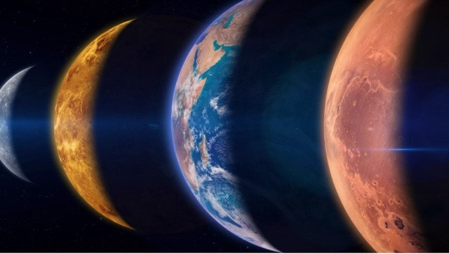 Mặc dù hiện tượng bốn hoặc năm hành tinh thẳng hàng xảy ra khá thường xuyên nhưng tập hợp 6 - 7 hành tinh xếp thẳng hàng khá hiếm gặp. Trong đó, 7 hành tinh cùng thẳng hàng là hiện tượng thiên văn hiếm gặp nhất.