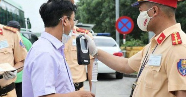 Hơn 2.100 tài xế vi phạm nồng độ cồn trong ngày mùng 4 Tết Hon 2.100 tai xe vi pham nong do con trong ngay mung 4 Tet