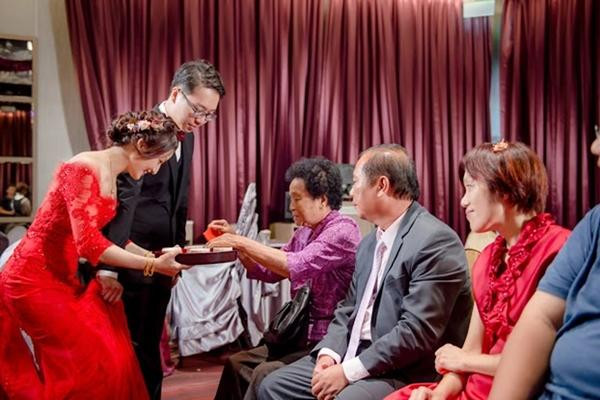 Xau ho vi me chong ki bo khong lam co moi nha gai