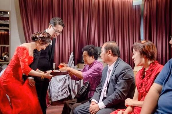 Xau ho vi me chong ki bo khong lam co moi nha gai